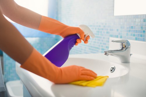 Load-based carpet cleaning estimate in Marylebone